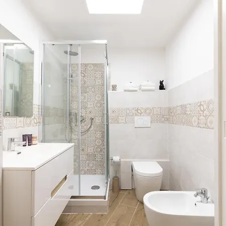 Gentile Suites - Private Lejlighed Rom